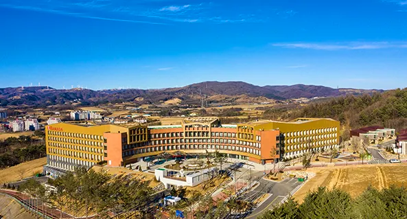   RAMADA Hotel & Suites Gangwon PyeongChang&nbsp;&ndash;&nbsp;&copy;&nbsp;  RAMADA Hotel & Suites Gangwon PyeongChang