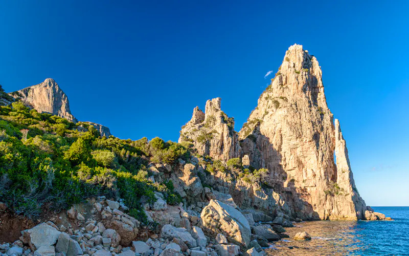 Felsnadel Pedra Longa bei Santa Maria Navarrese - &copy;Roberto Lo Savio - stock.adobe.com
