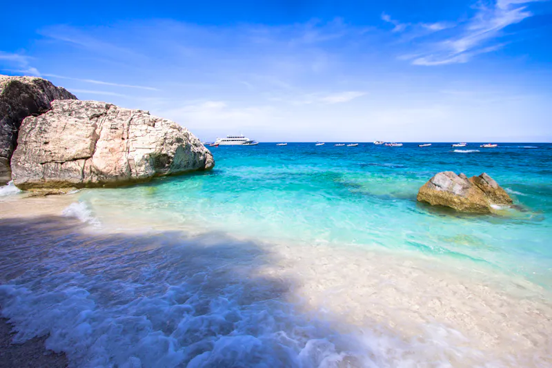 Mittelmeer an der Ostküste Sardiniens - &copy;robertdering - stock.adobe.com