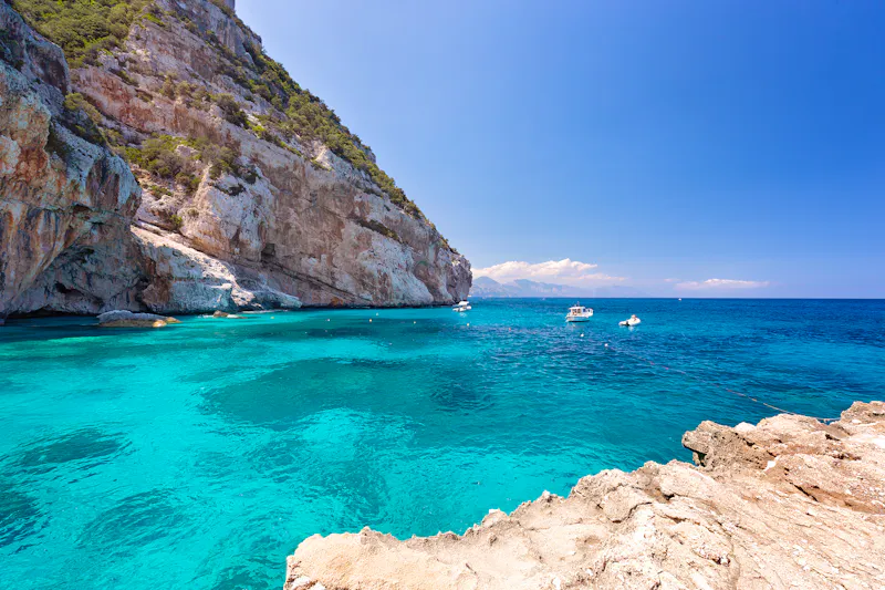 Traumhafte Bucht - Sardinien - &copy;Dragos Plesuvescu - stock.adobe.com