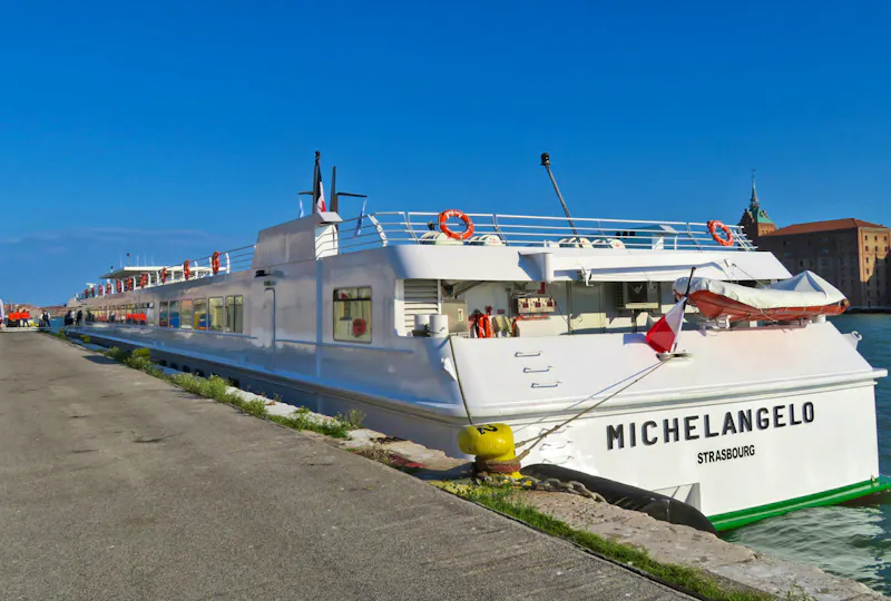Flusskreuzfahrtschiff MS Michelangelo am Kai in Venedig - &copy;Adelheid Fritzsche - Eberhardt TRAVEL