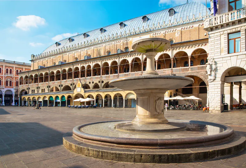 Piazza delle Erbe in Padua - &copy;Renáta Sedmáková - stock.adobe.com