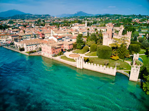 Lazise am Gardasee &ndash; &copy; Tobiegrafie - stock.adobe.com