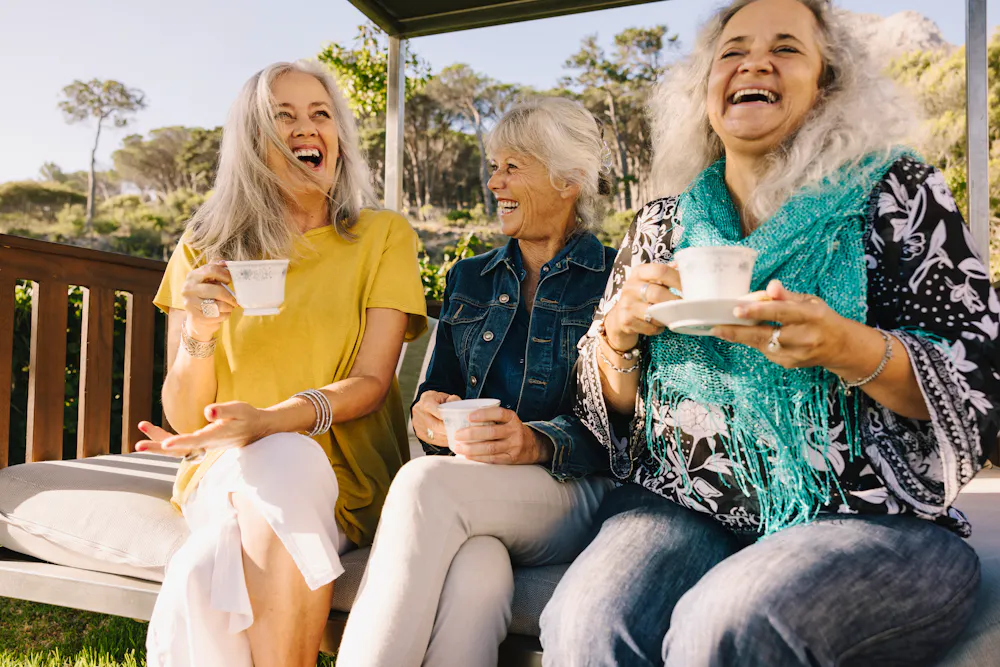 Frauen beim Kaffeetrinken &ndash; &copy; Jacob Lund - stock.adobe.com