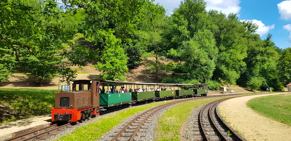 Dieselzug am Bahnhof von Bad Muskau &ndash; &copy; WEM Gesellschaft zur Betreibung der Waldeisenbahn Muskau mbH