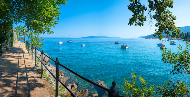 Küstenweg zwischen Icici und Opatija an der Kvarver Bucht - &copy;SusaZoom - stock.adobe.com