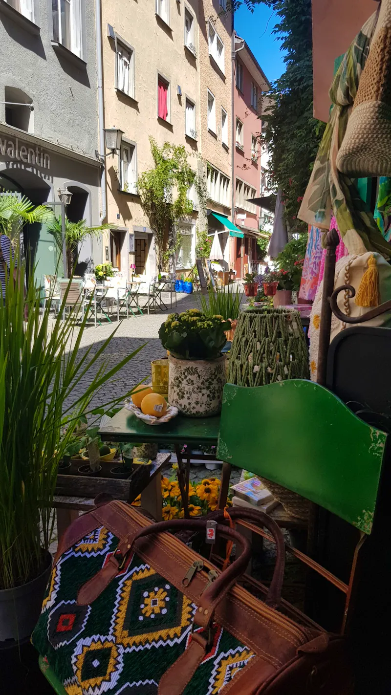 Lindau Insel - kleine Lädchen und Cafes in der Grub - &copy;Anke Nicke - Eberhardt TRAVEL