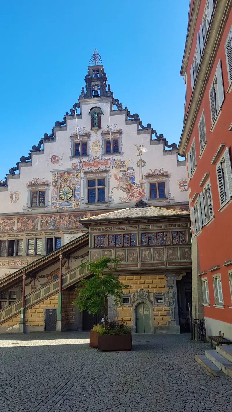 Lindau Insel - das historische Rathsus mit dem Treppengiebel und Fassadenmalerei  - &copy;Anke Nicke - Eberhardt TRAVEL