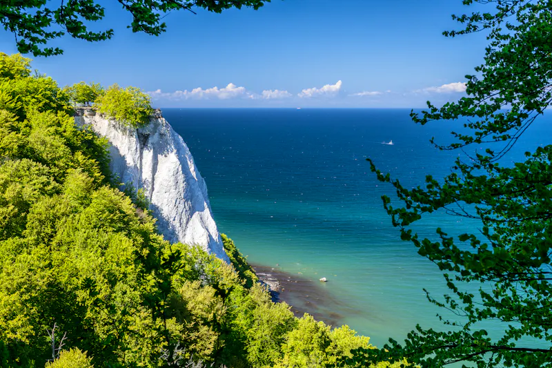Ostsee-Insel Rügen - Kreidefelsen Königsstuhl Jasmund - &copy;Martin - stock.adobe.com
