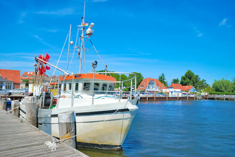 Hafen von Breege auf der Ostsee-Insel Rügen - &copy;travelpeter - stock.adobe.com