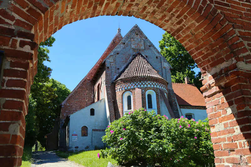 Kirche Altenkirchen, Halbinsel Wittow auf der Insel Rügen - &copy;C.Plischek - stock.adobe.com