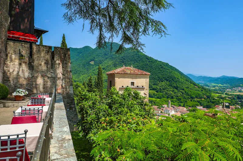 Blick vom Castel Brando auf Cison di Valmarino - &copy;Rechitan Sorin - stock.adobe.com