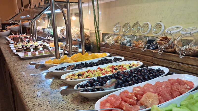 Obst beim Frühstücksbufett im Hotel Jaz Makadi Star - &copy;Eberhardt TRAVEL