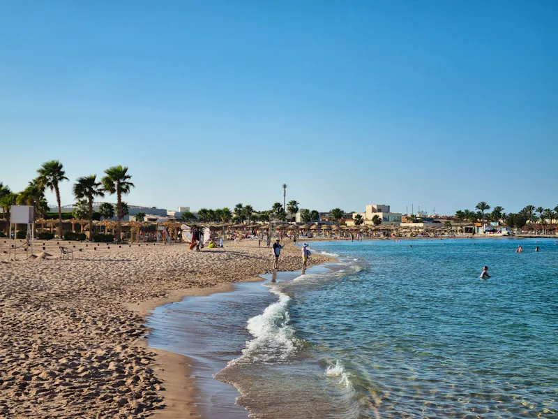 Strand von Makadi Bay sdlich von Hurghada  (1) - &copy;Eberhardt TRAVEL