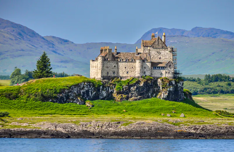 Das Schloss Duart Castle auf der isle of mull - &copy;Ralf - stock.adobe.com