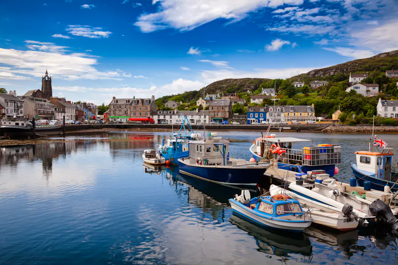 Hafen von Tarbert in Schottland, Großbritannien - &copy;Dmitry Naumov - stock.adobe.com