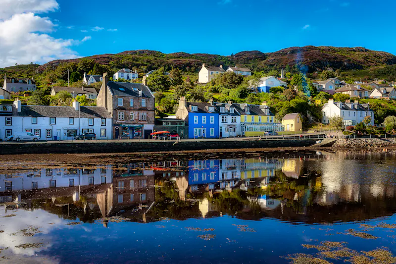 Hafen von Tarbert in Schottland, Großbritannien - &copy;Copyright 2020. All rights reserved.