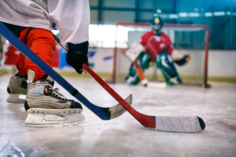 Eishockey  - &copy;luckybusiness - stock.adobe.com