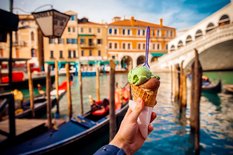 Eispause an der Rialto-Brücke - &copy;Parilov - stock.adobe.com
