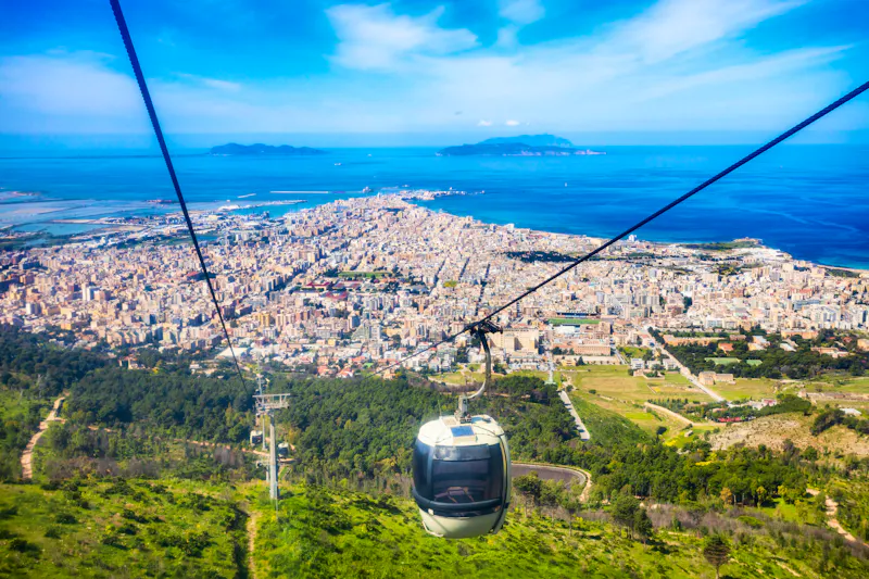 Seilbahn von Trapani nach Erice in Sizilien, Italien - &copy;saiko3p - stock.adobe.com