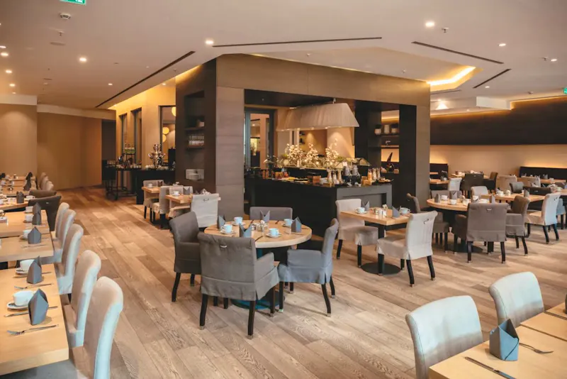 The Cloud One Hotel Dresden-Frauenkirche - Restaurant  &ndash; &copy;Motel One Operating Group