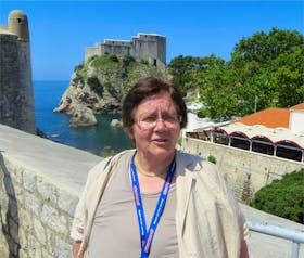 Beim Spaziergang auf der Stadtmauer von Dubrovnik