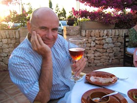 Uwe Lorenz auf Weinwanderung auf Mallorca