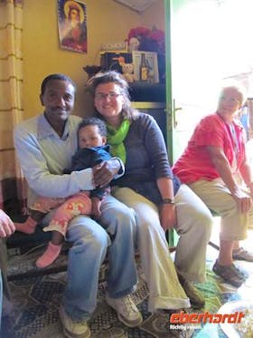2010 zusammen mit unserem äthiop. Reiseleiter Haile in Addis Abeba