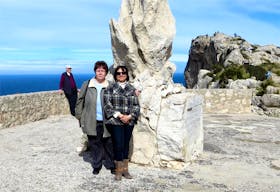 Auf der Halbinsel Formentor auf Mallorca mit oertlicher Reiseleiterin Magdalena