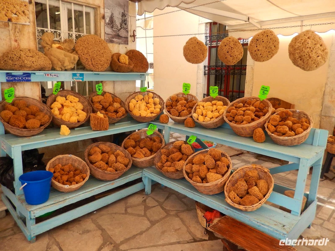 Schwämme auf Symi – © Karolin Schnell