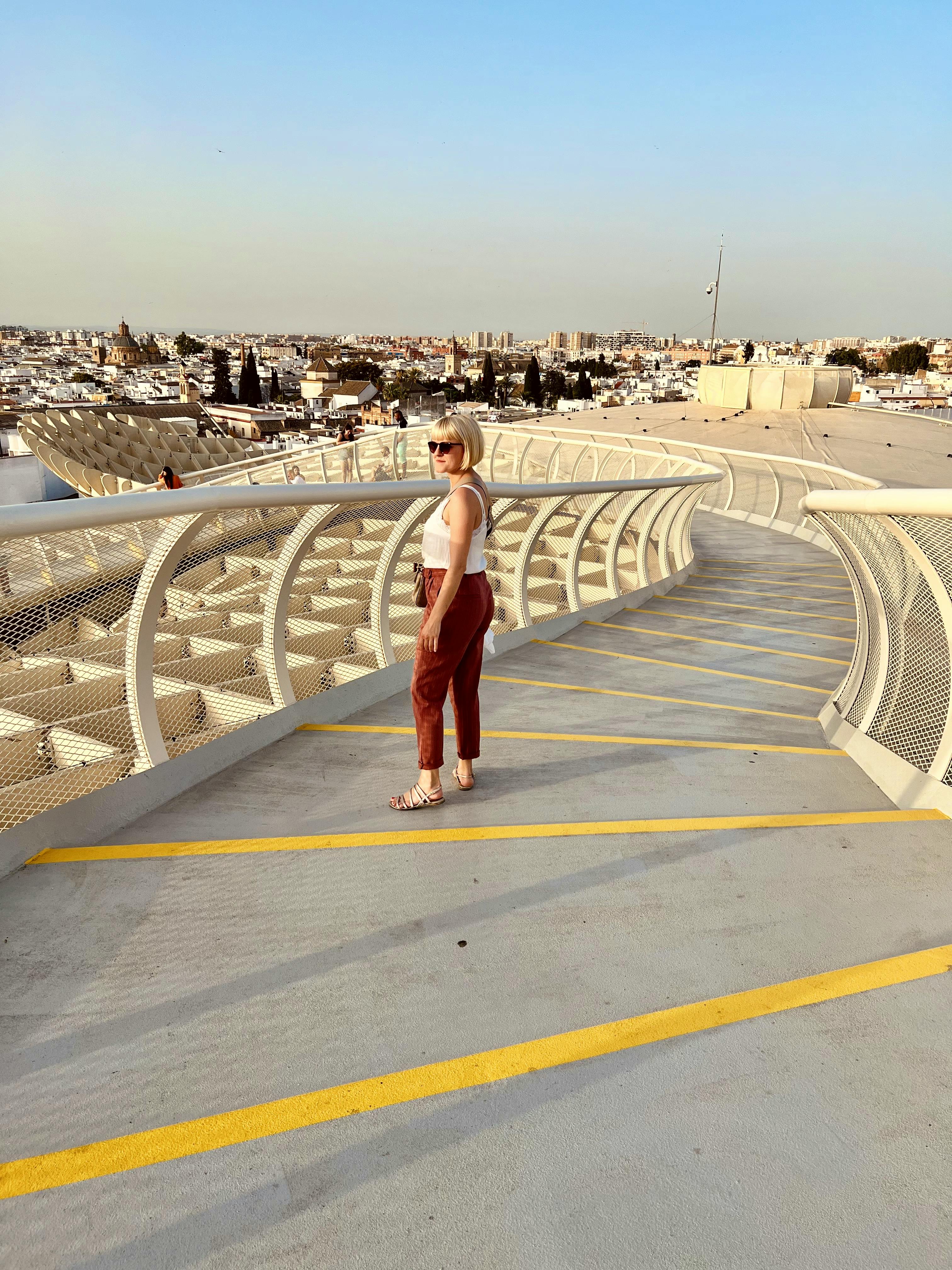 Über den Dächern Sevillas - Anna Petzoldt