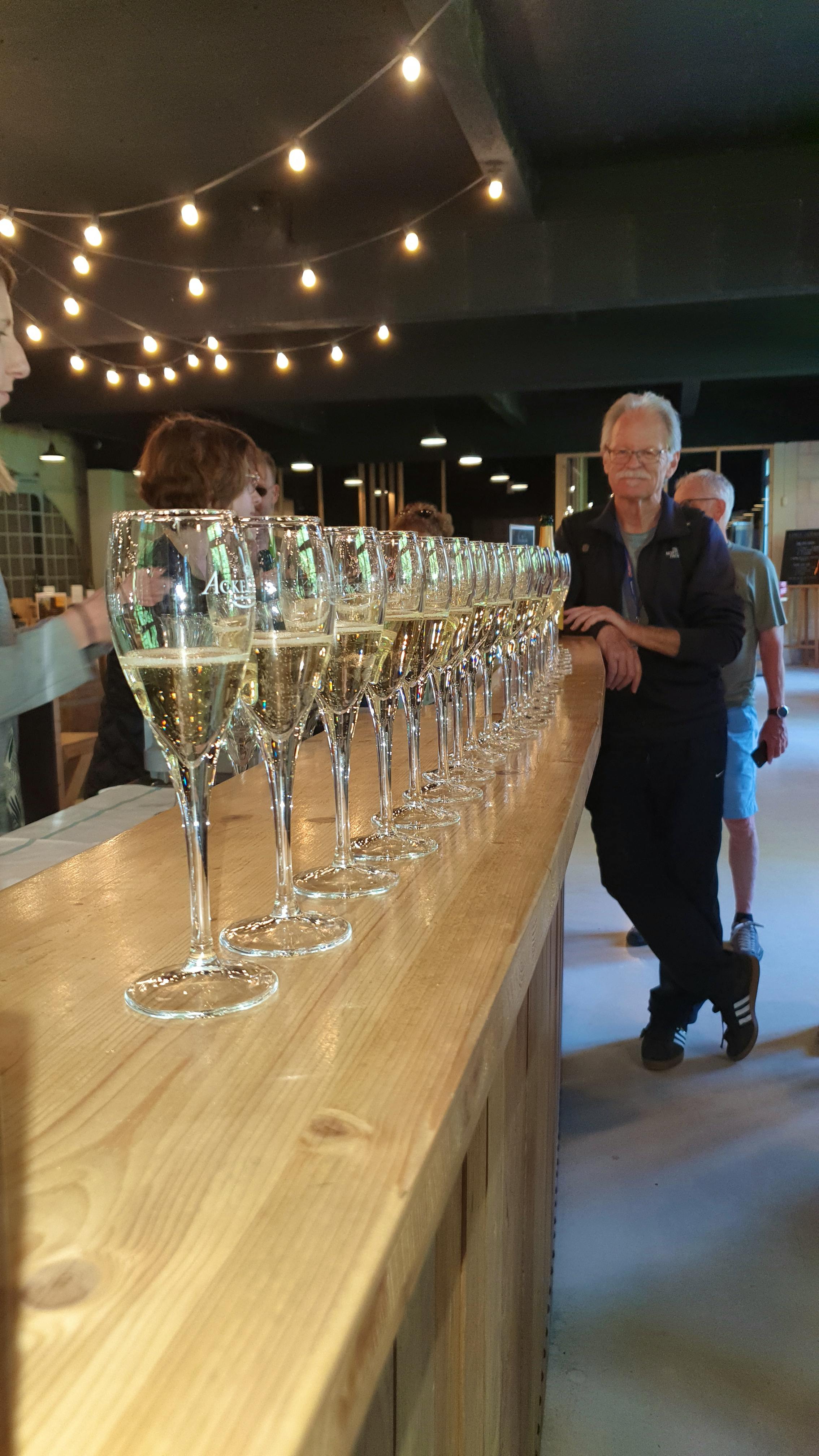 Bei der Sektprobe in Saumur - Ekkehard Villing