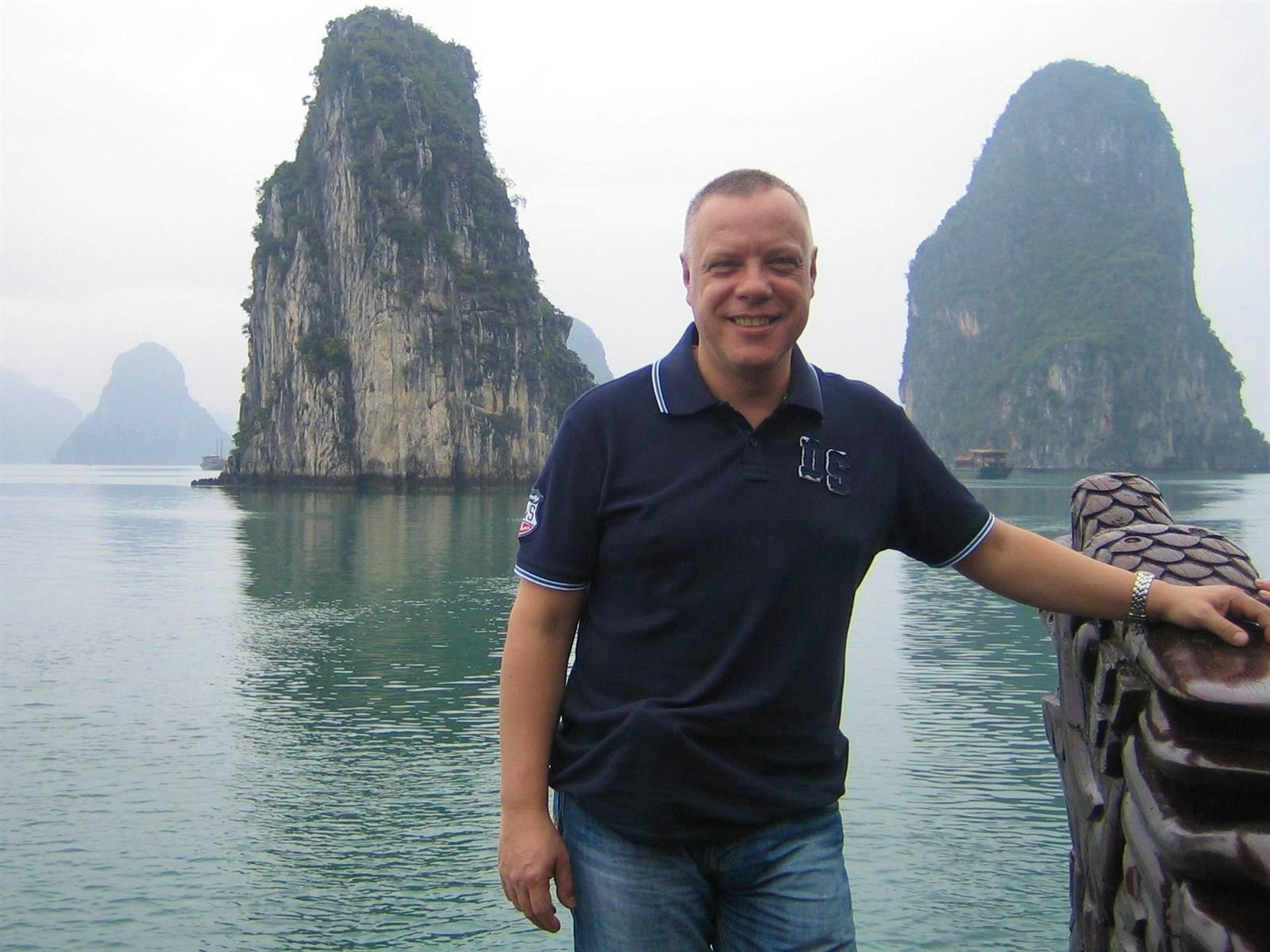 In der Halong-Bucht - Ralf Mehnert