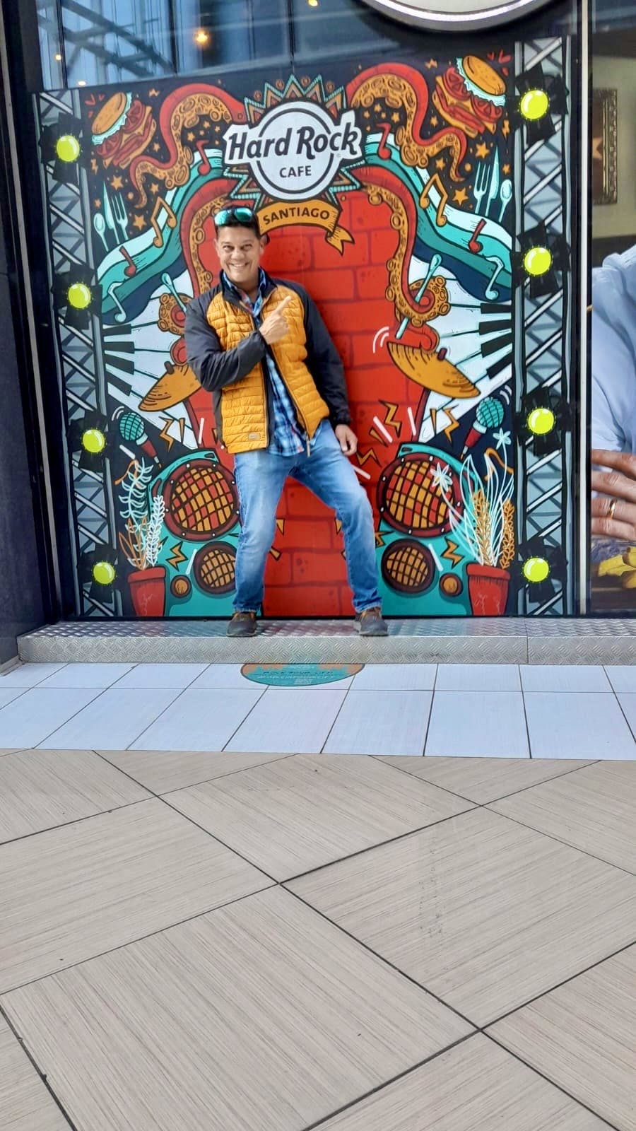 Hard Rock Café Santiago! - Manuel González Urrutia