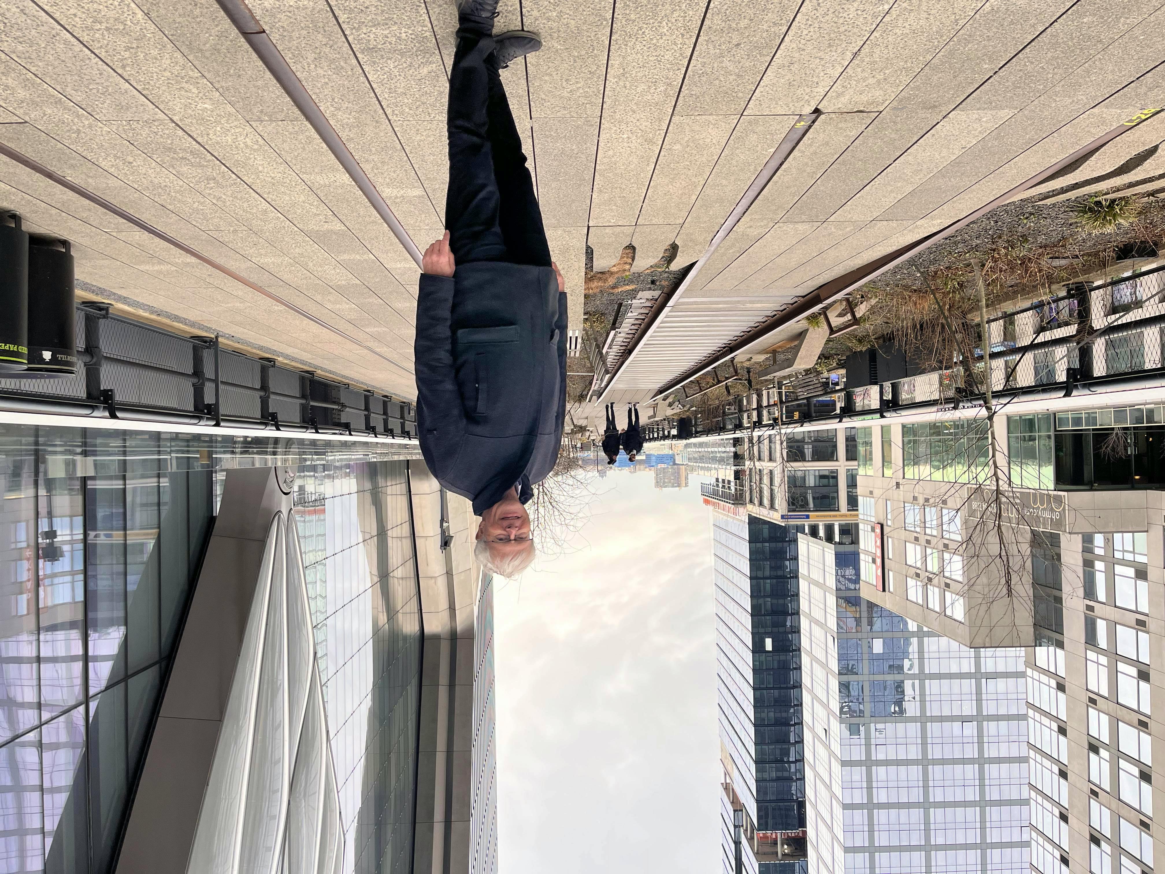 März 2023: Der Spaziergang auf der High-Line in New York fängt gleich neben den riesigen Neubauten „Hudson Yards“ an. - Hans-Bernhard Wrede