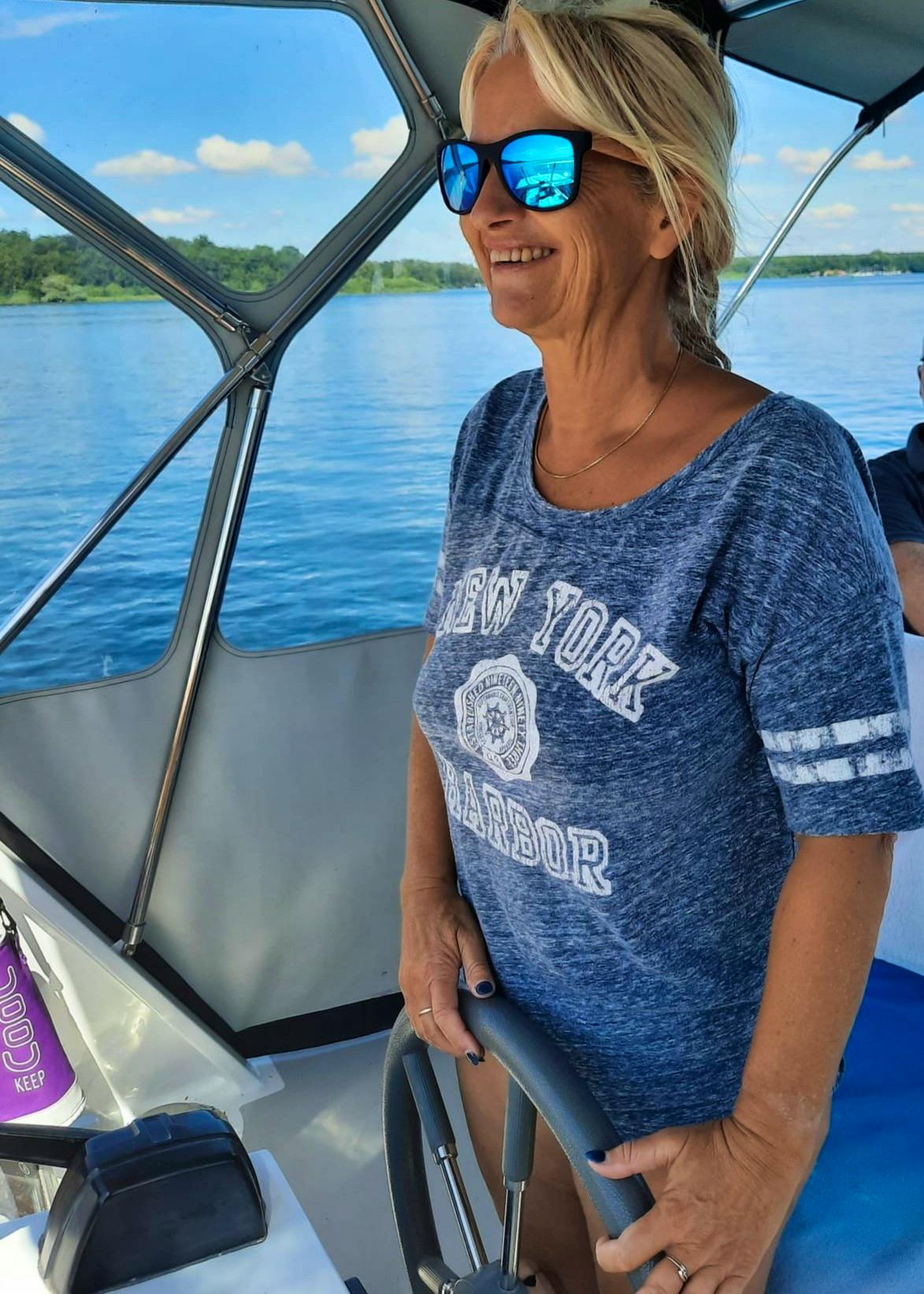 Auf der Müritz: Ich bin gern Kapitän ;-) - Heike Wunder