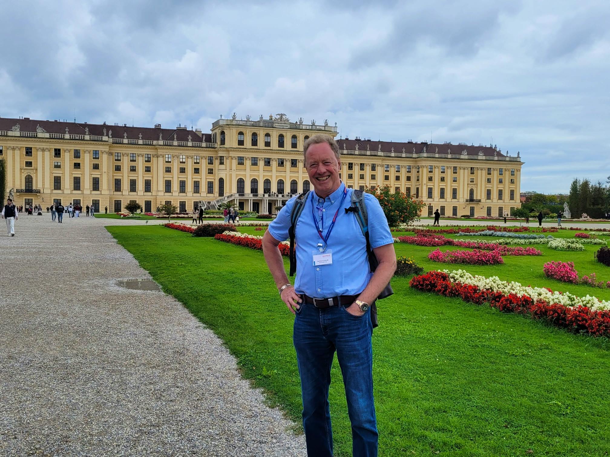 Vor der Wiener Hofburg - Gerhard Ulrich Schaudt