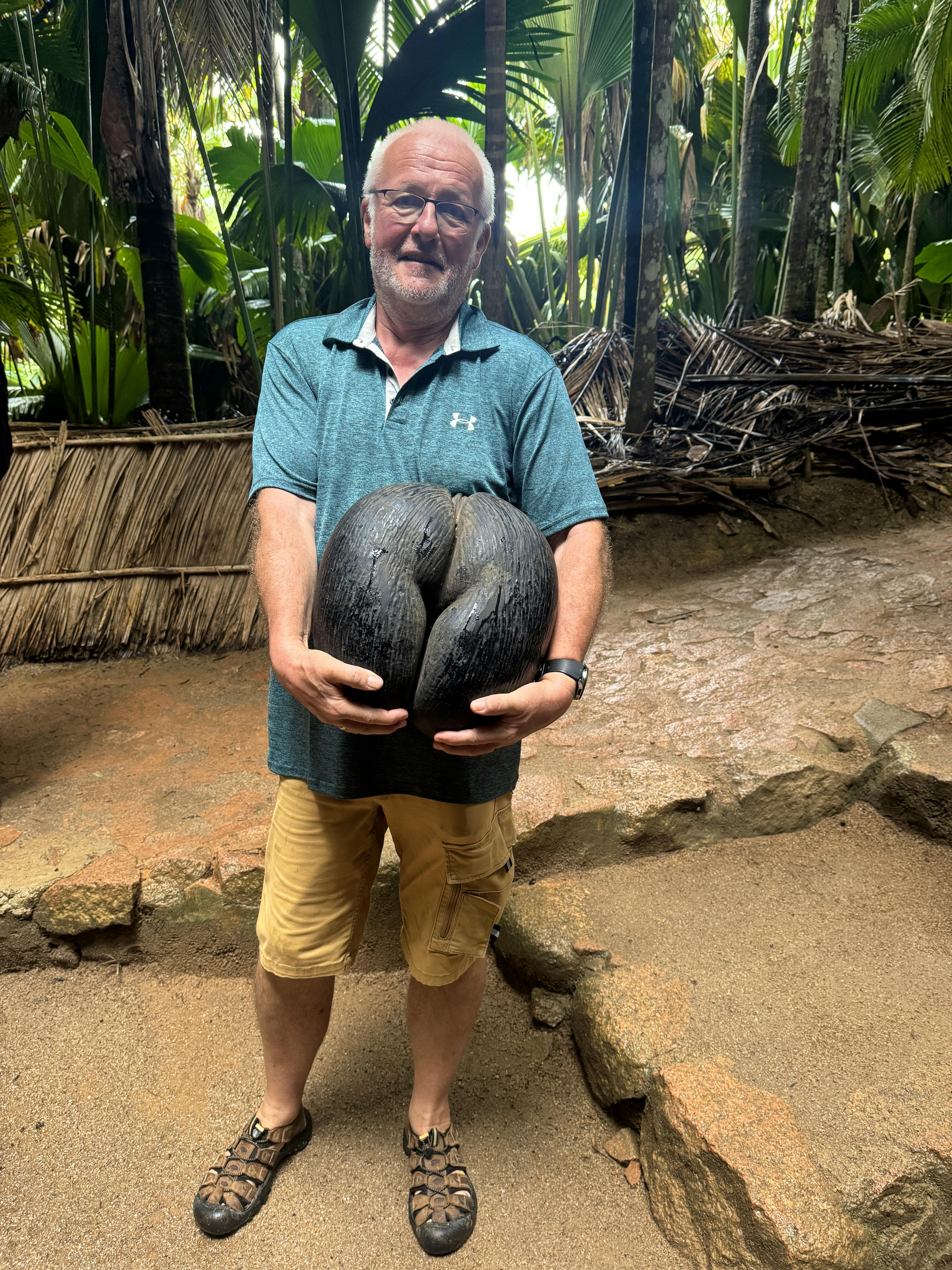 im Vallee de Mai (mit Coco de Mer) - Thomas Krupp