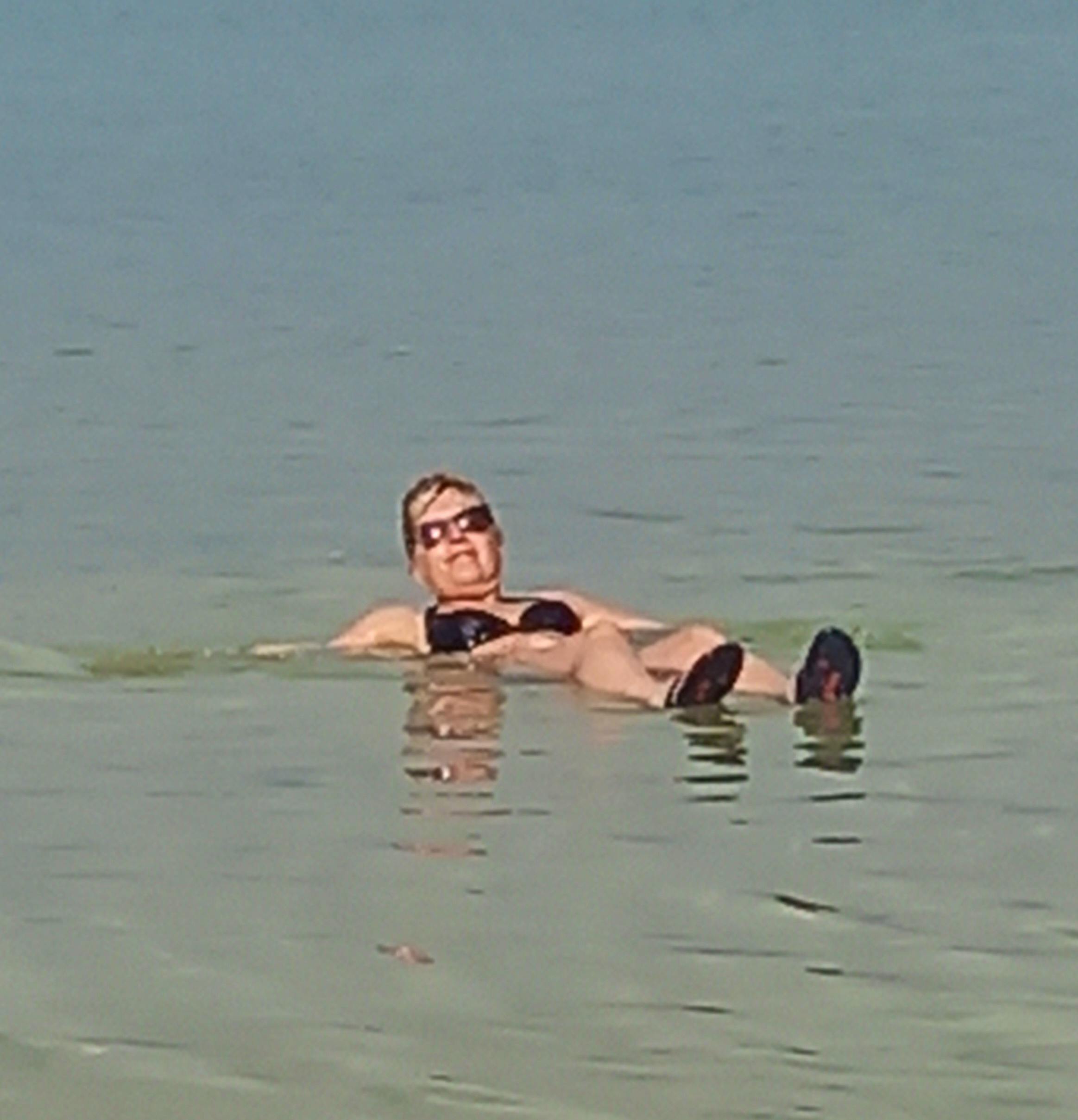 Baden im Toten Meer - Rena Becker