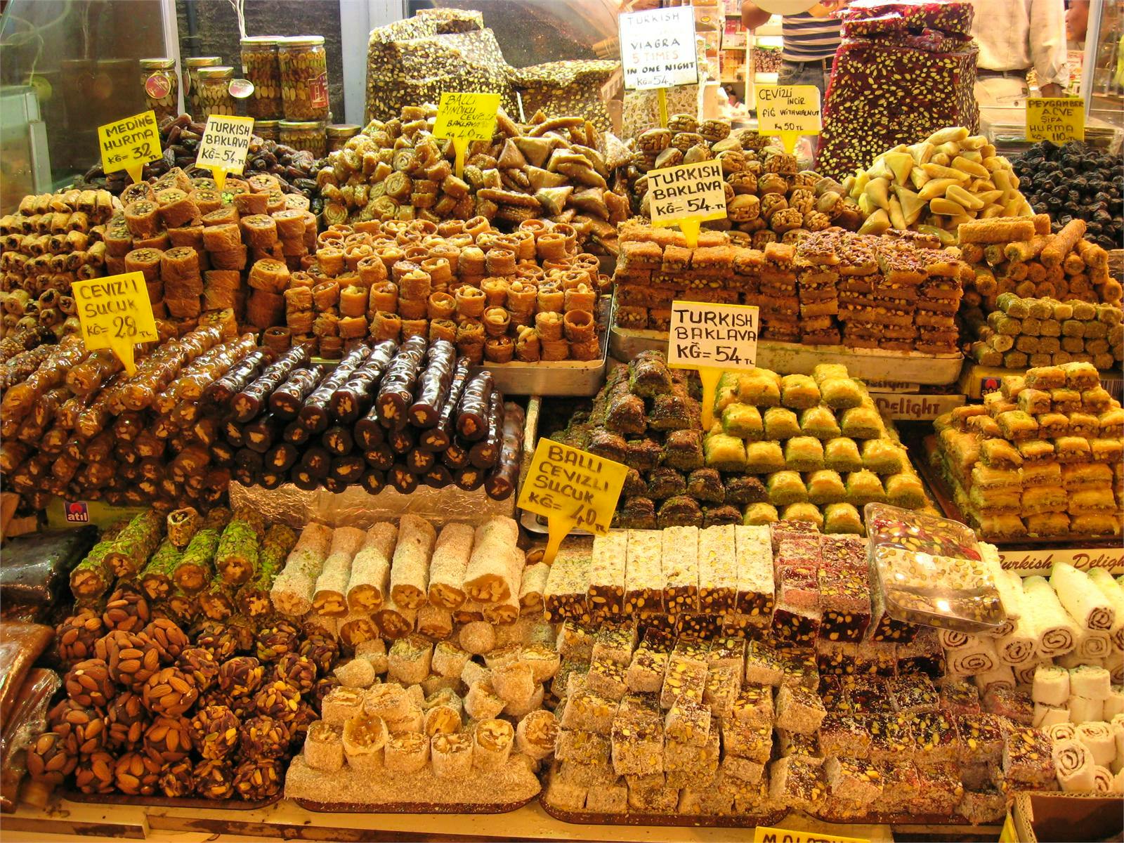 auf dem aegyptischen Basar in Istanbul - Sybille Schober
