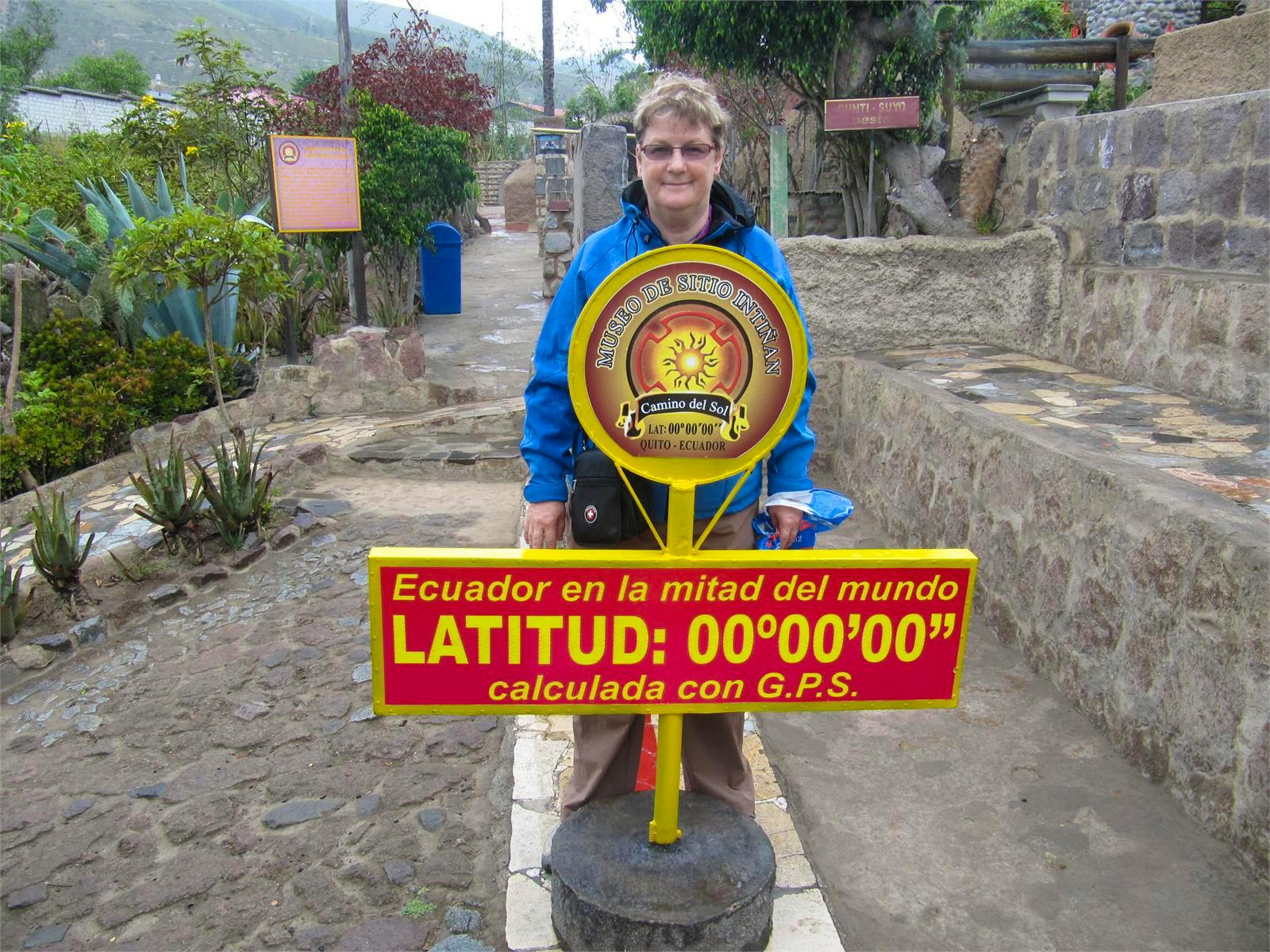 Ecuador am Äquatordenkmal - Annette Probst-Weise