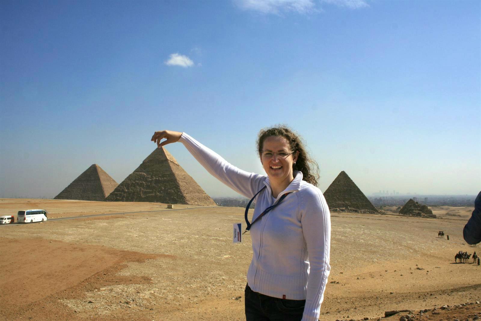 An den Pyramiden von Gizeh in Ägypten - Kristin Weigel