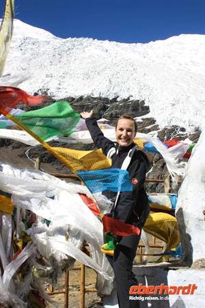 Tibet im Fahnenmeer, Kharola-Pass (5050 Meter) - Anna Stiebing