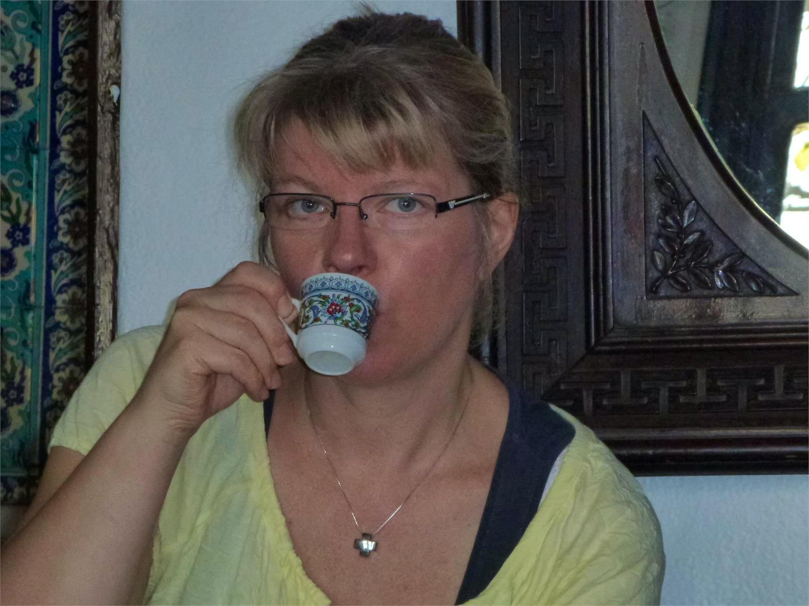im Kaffeehaus Pierr Loti bei tuerkischem Kaffee - Sybille Schober